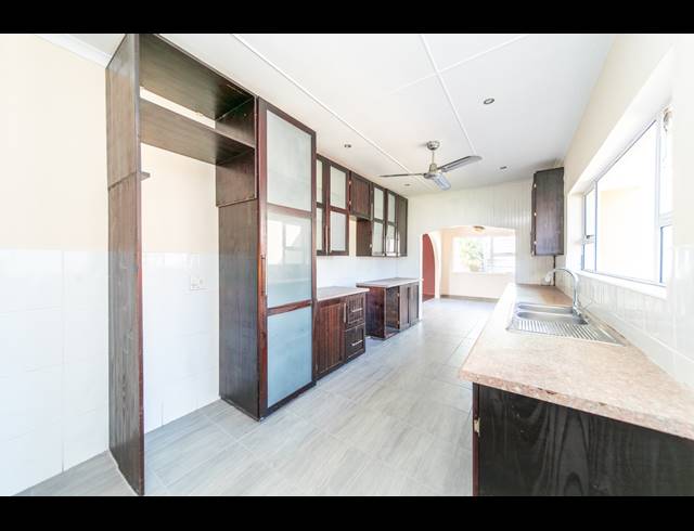 5 BEDROOM HOUSE FOR SALE IN BEACON BAY